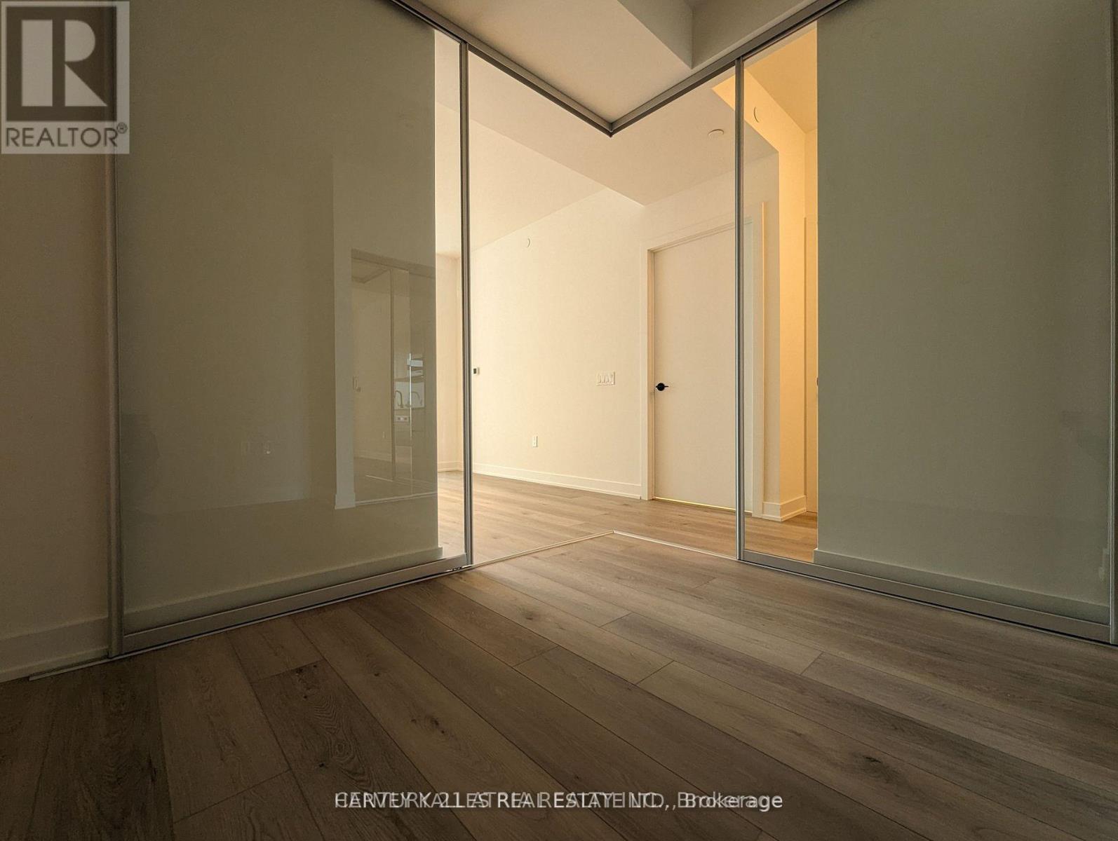 3206 - 117 BROADWAY AVENUE