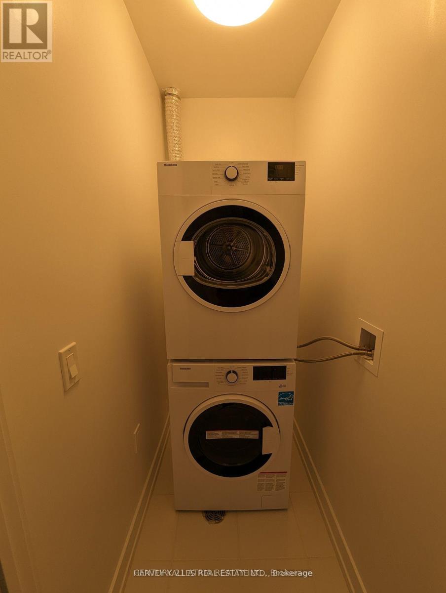 3206 - 117 BROADWAY AVENUE