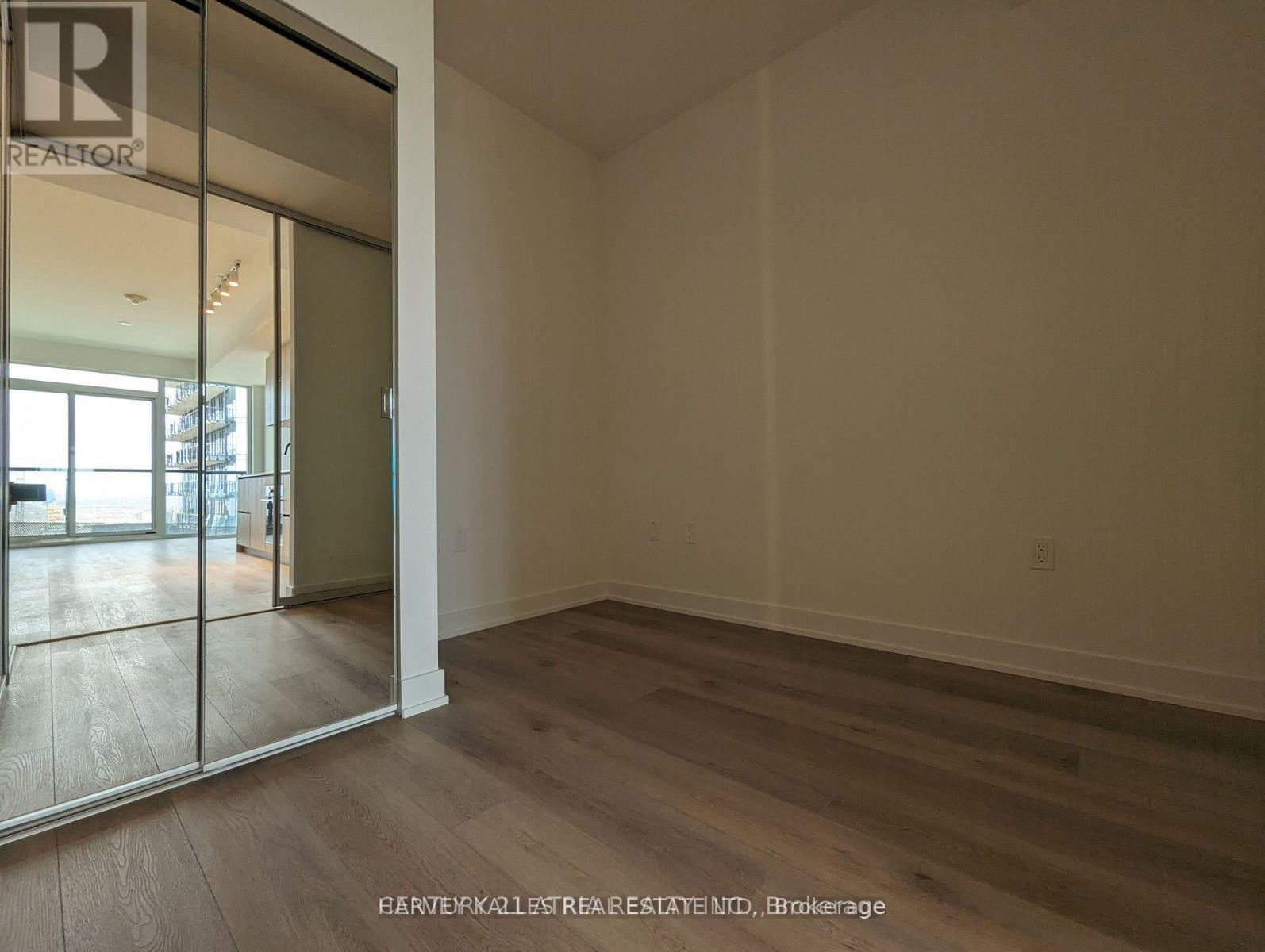 3206 - 117 BROADWAY AVENUE