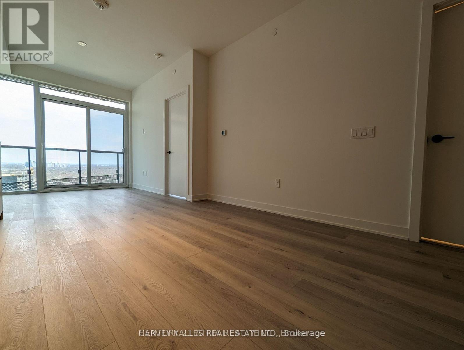 3206 - 117 BROADWAY AVENUE