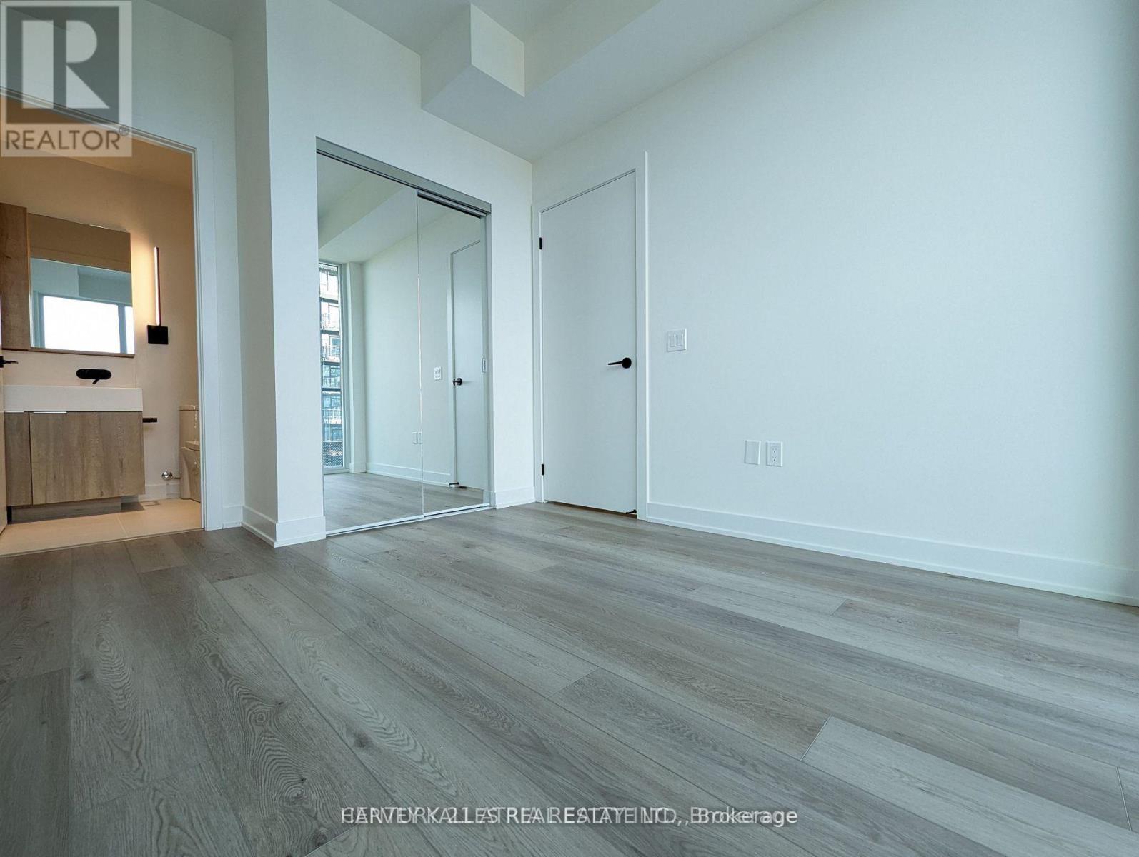 3206 - 117 BROADWAY AVENUE