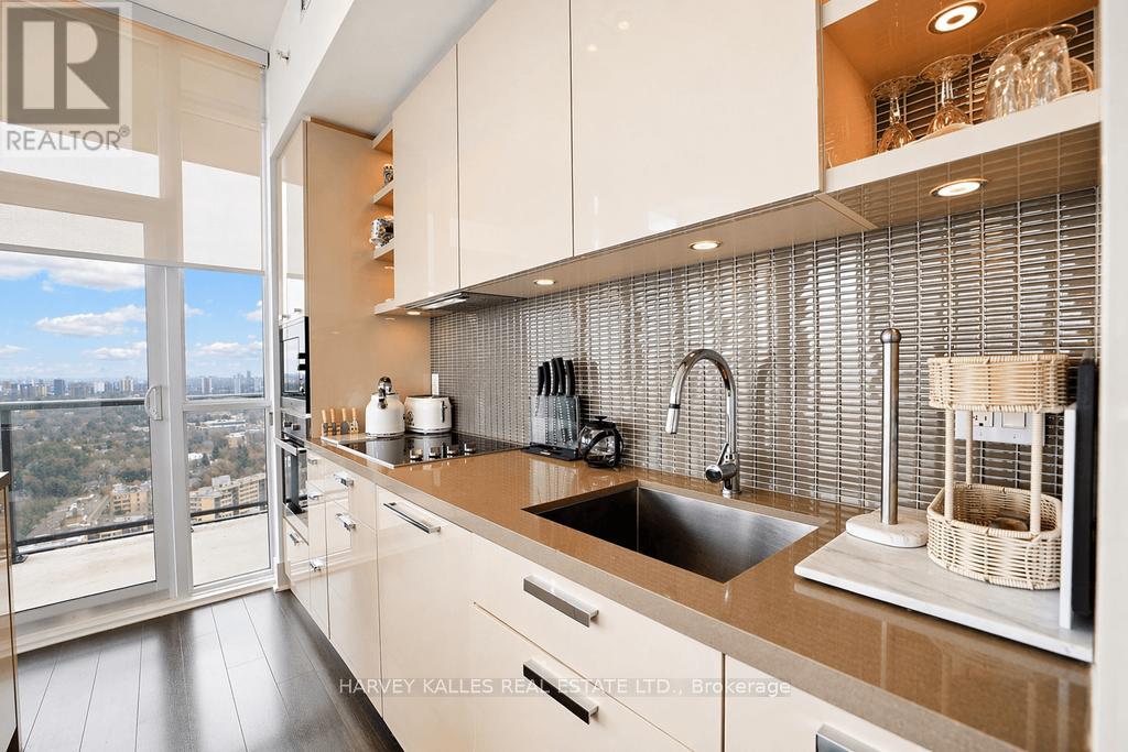 2603 - 32 DAVENPORT ROAD