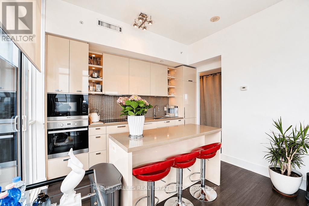 2603 - 32 DAVENPORT ROAD