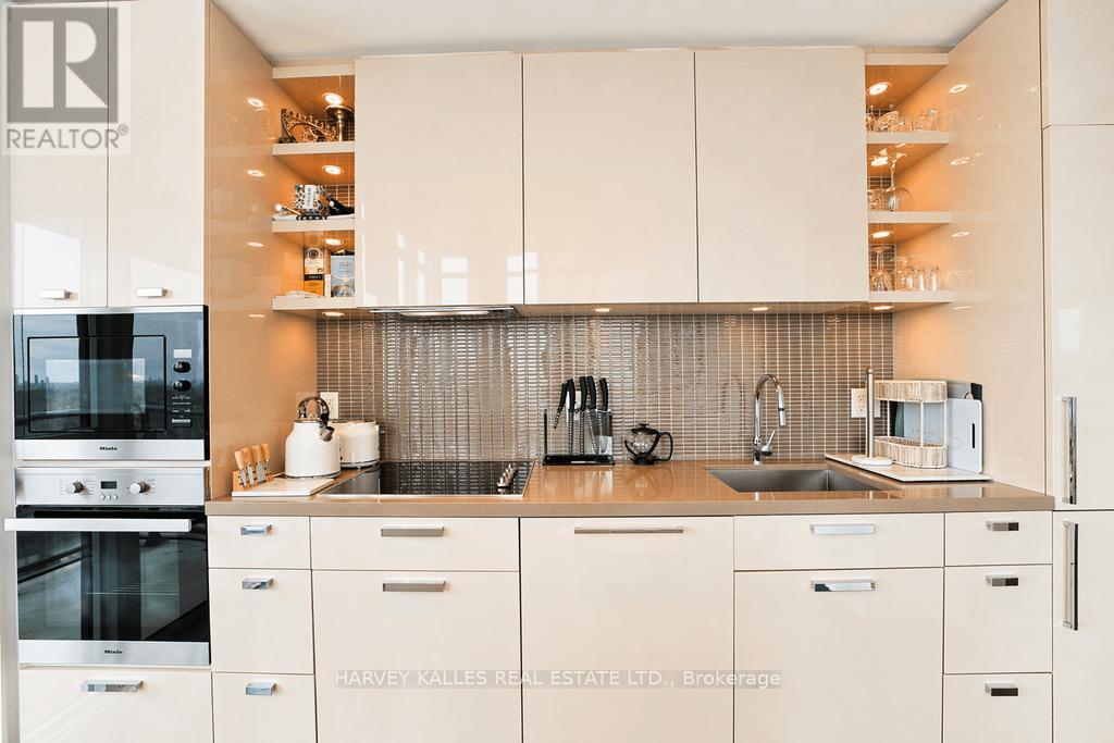 2603 - 32 DAVENPORT ROAD