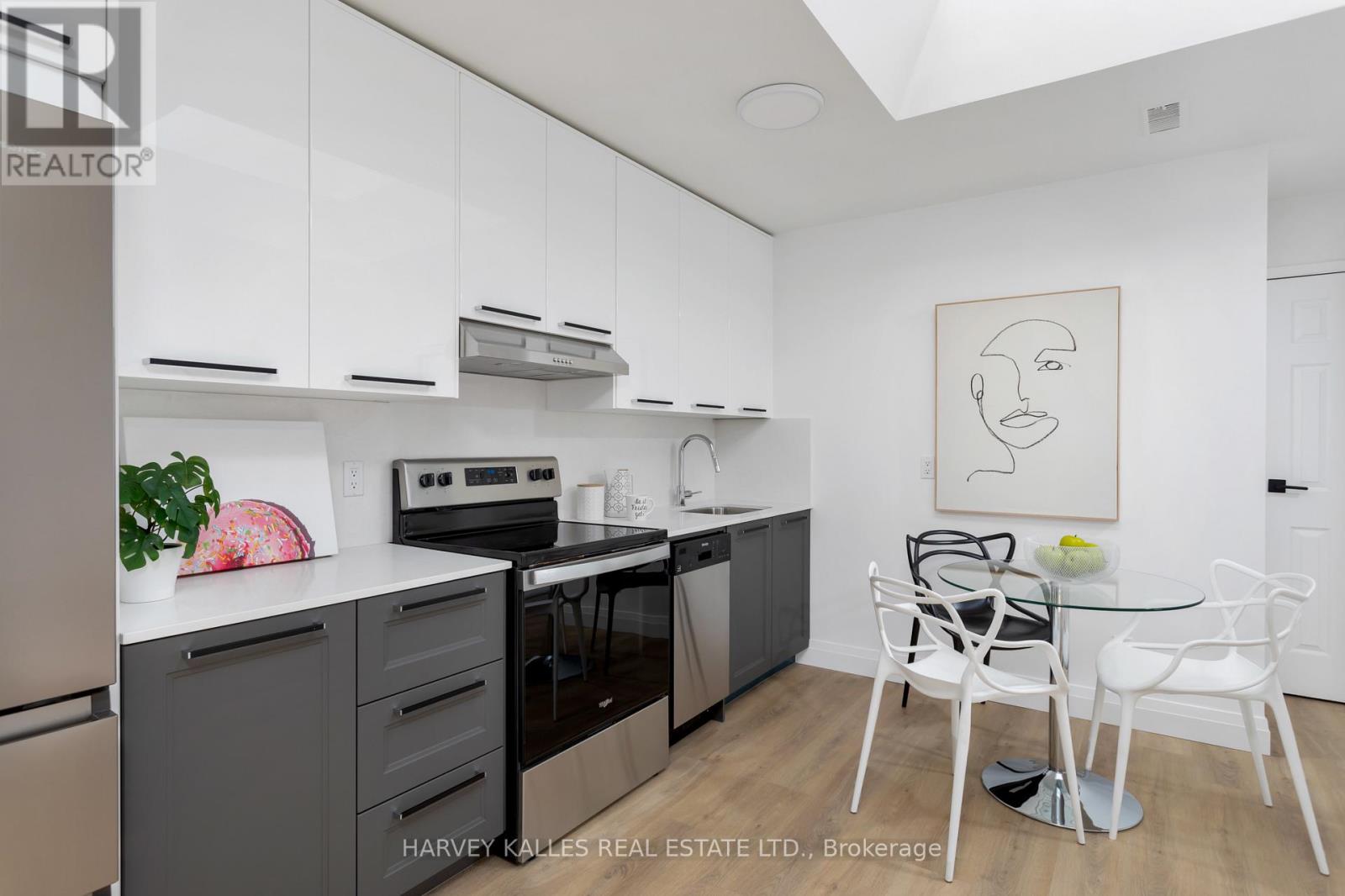 #2 FL3 - 1106 DUNDAS STREET W