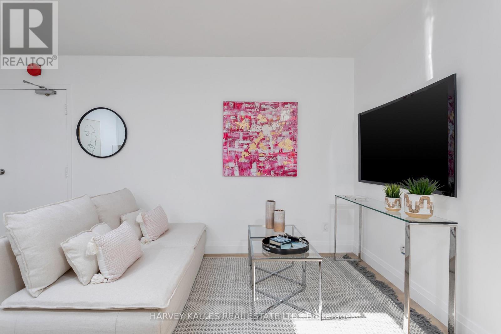 #2 FL3 - 1106 DUNDAS STREET W