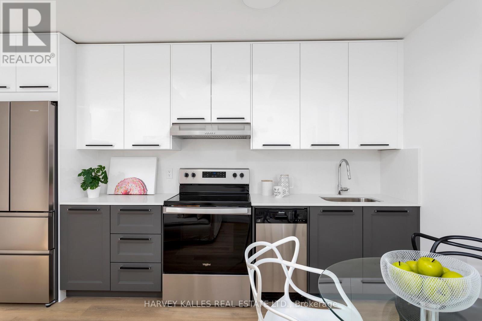 #2 FL3 - 1106 DUNDAS STREET W