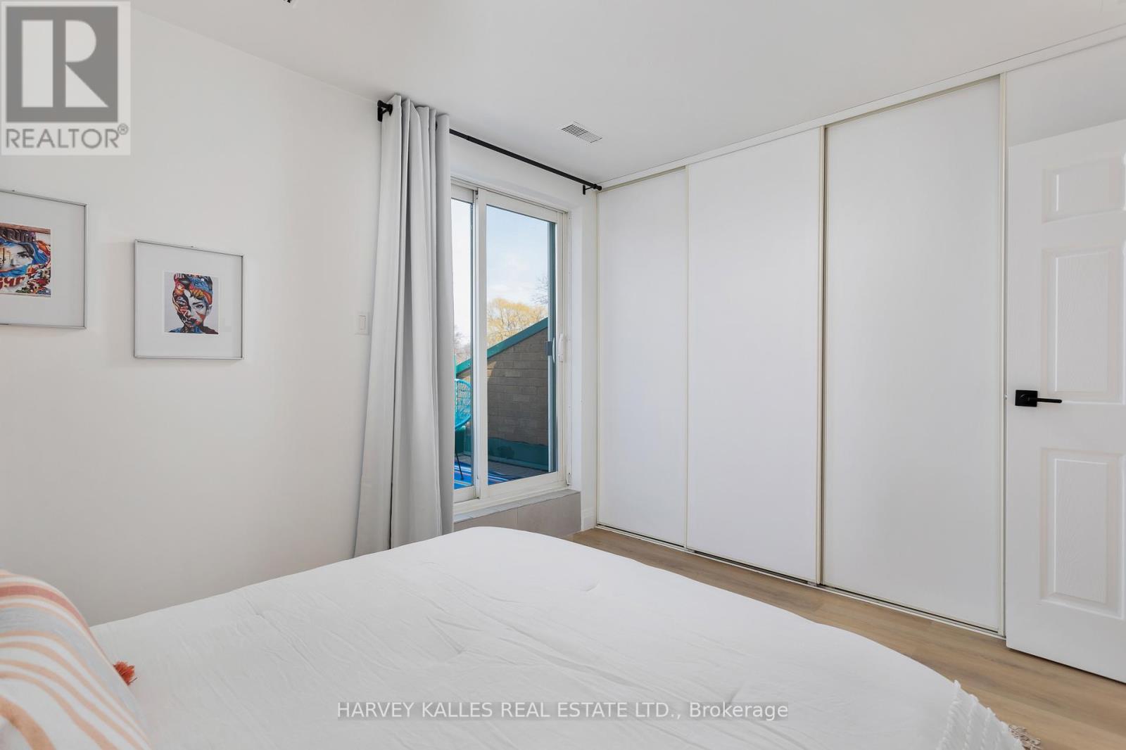 #2 FL3 - 1106 DUNDAS STREET W