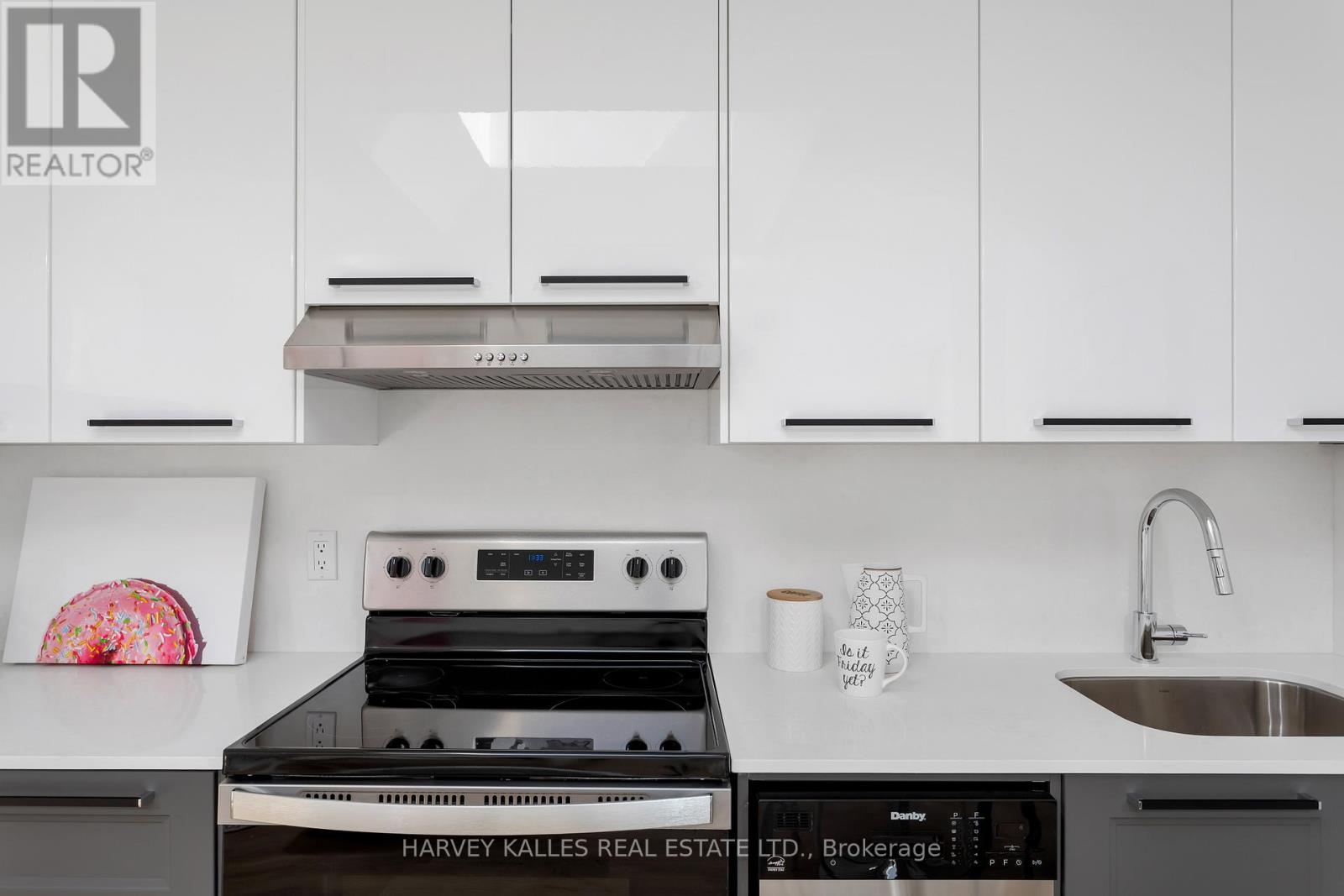 #2 FL3 - 1106 DUNDAS STREET W