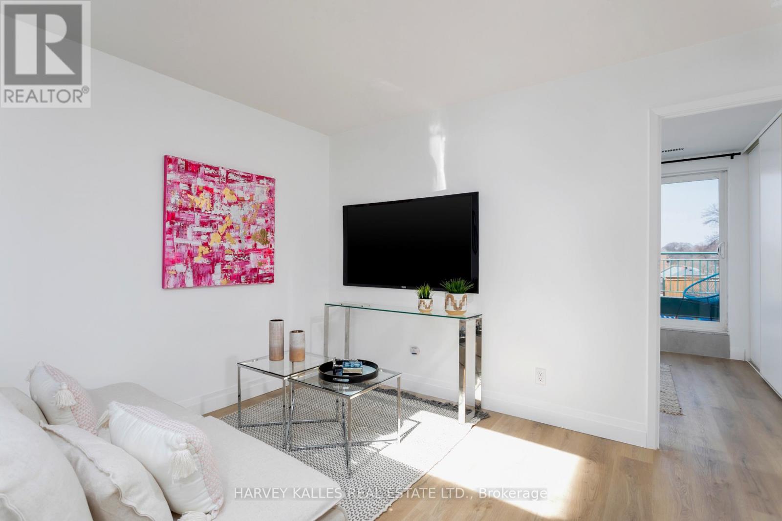 #2 FL3 - 1106 DUNDAS STREET W