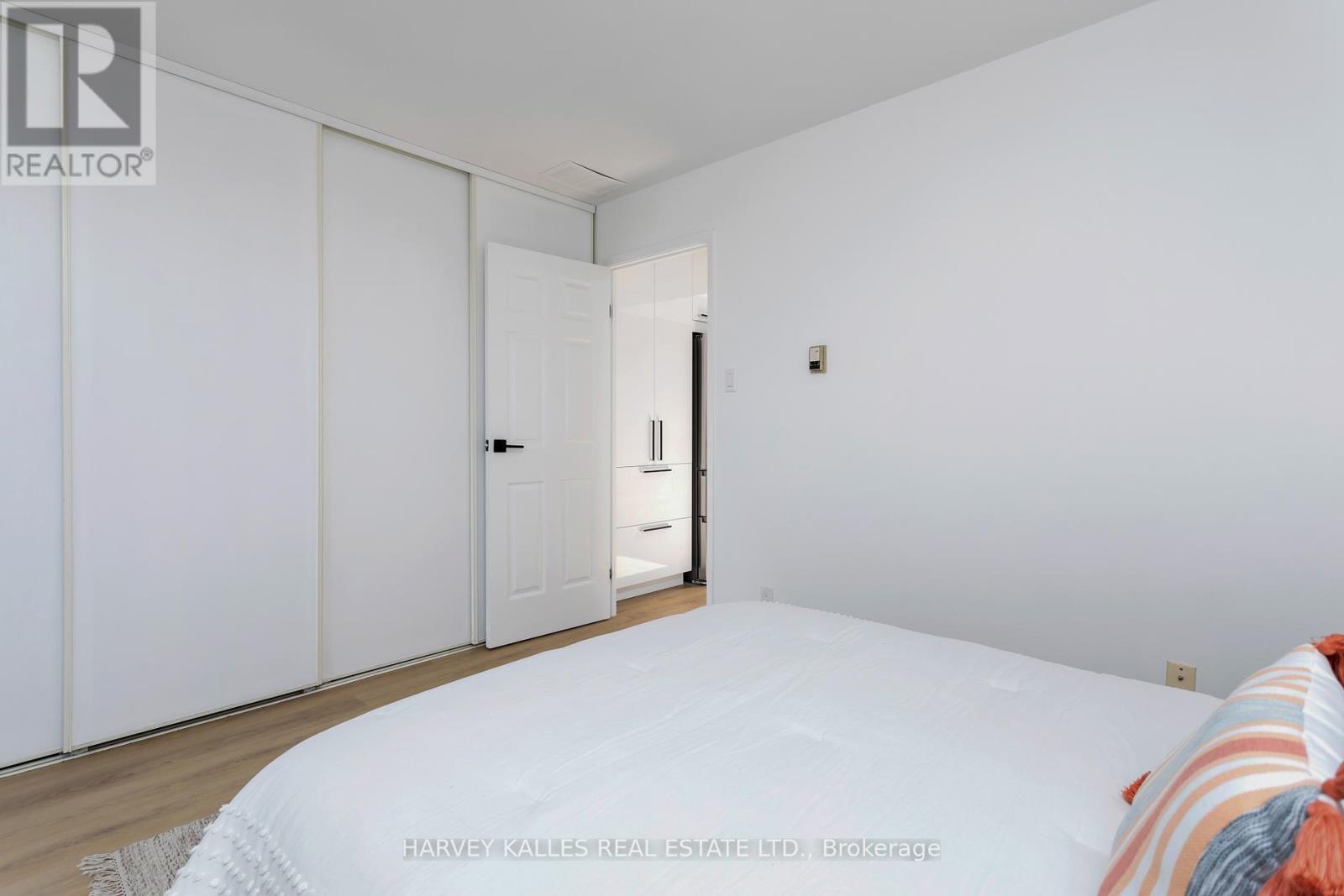 #2 FL3 - 1106 DUNDAS STREET W