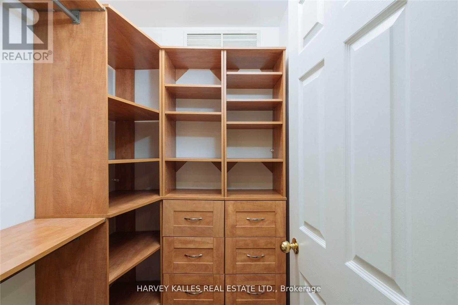 22 LOWER VILLAGE GATE