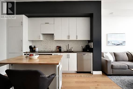 709 - 23 GLEBE ROAD W