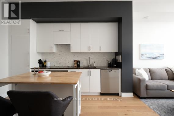 709 - 23 GLEBE ROAD W