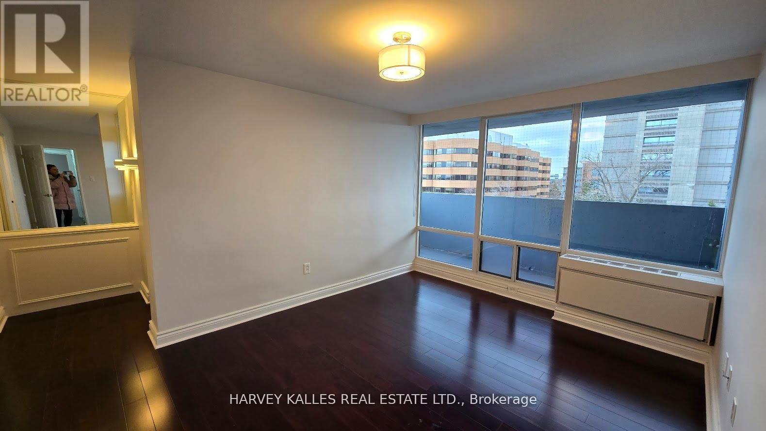 602 - 3555 BATHURST STREET