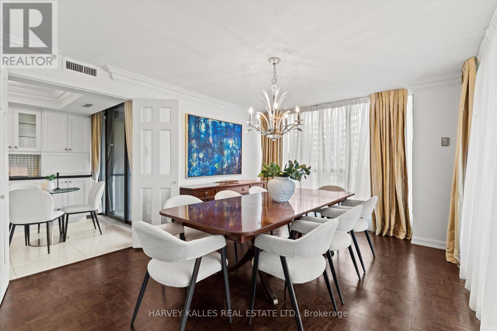 201 - 3900 YONGE STREET