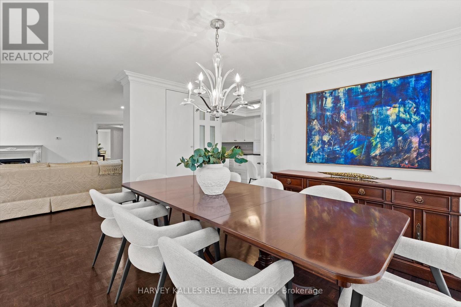201 - 3900 YONGE STREET