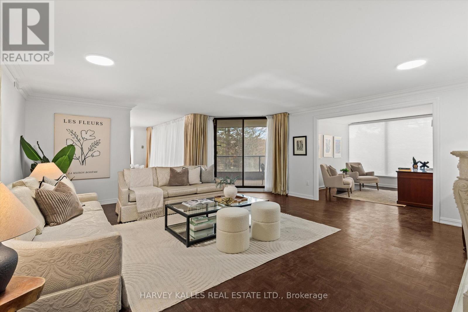 201 - 3900 YONGE STREET