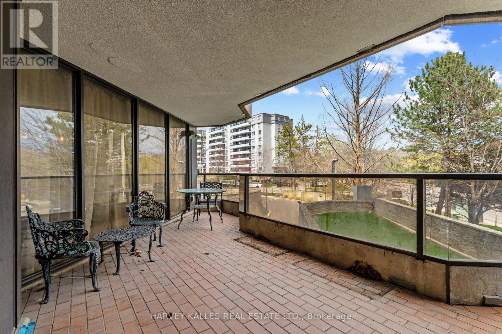 201 - 3900 YONGE STREET