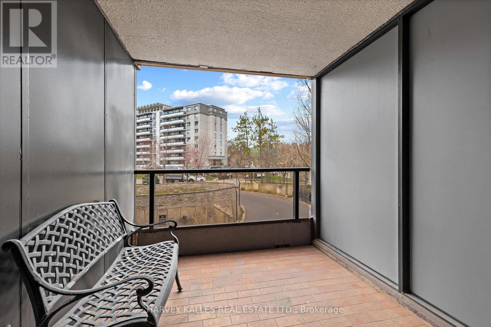 201 - 3900 YONGE STREET