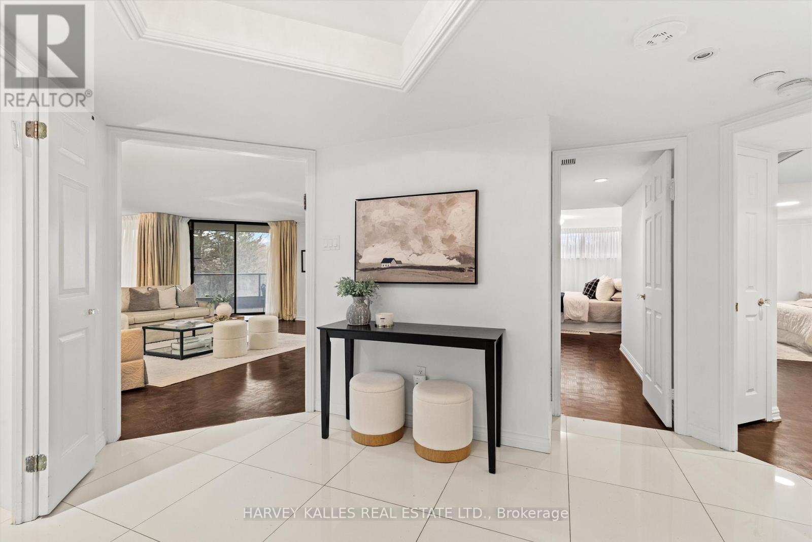 201 - 3900 YONGE STREET