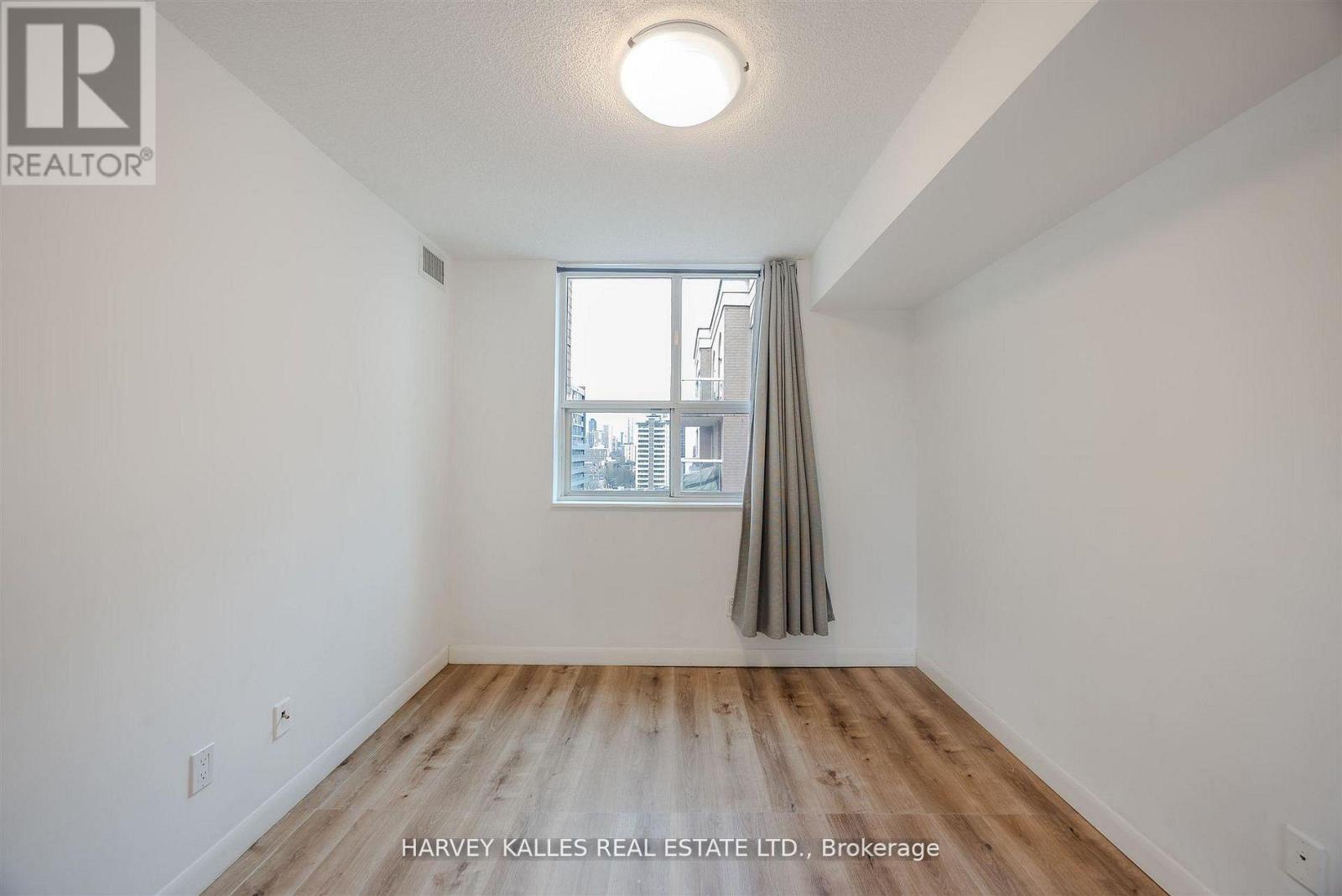 1405 - 323 RICHMOND STREET E