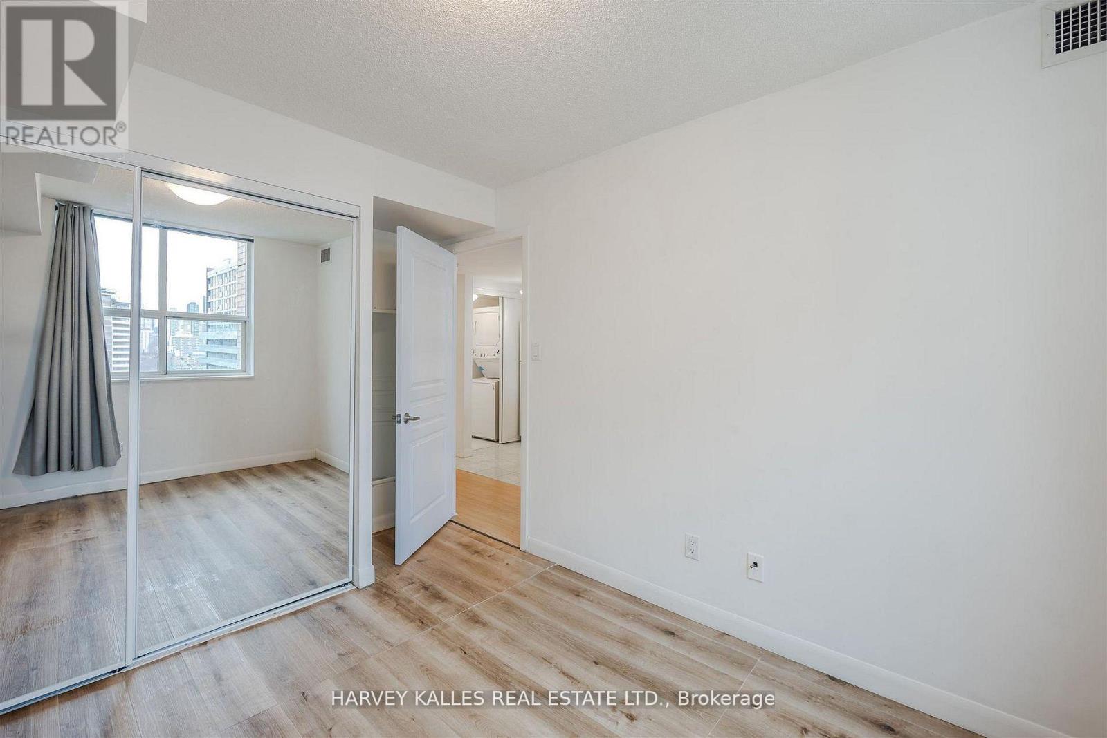 1405 - 323 RICHMOND STREET E