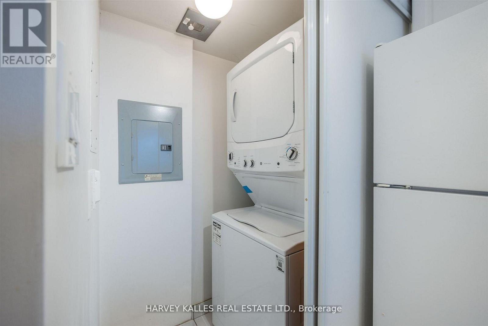1405 - 323 RICHMOND STREET E