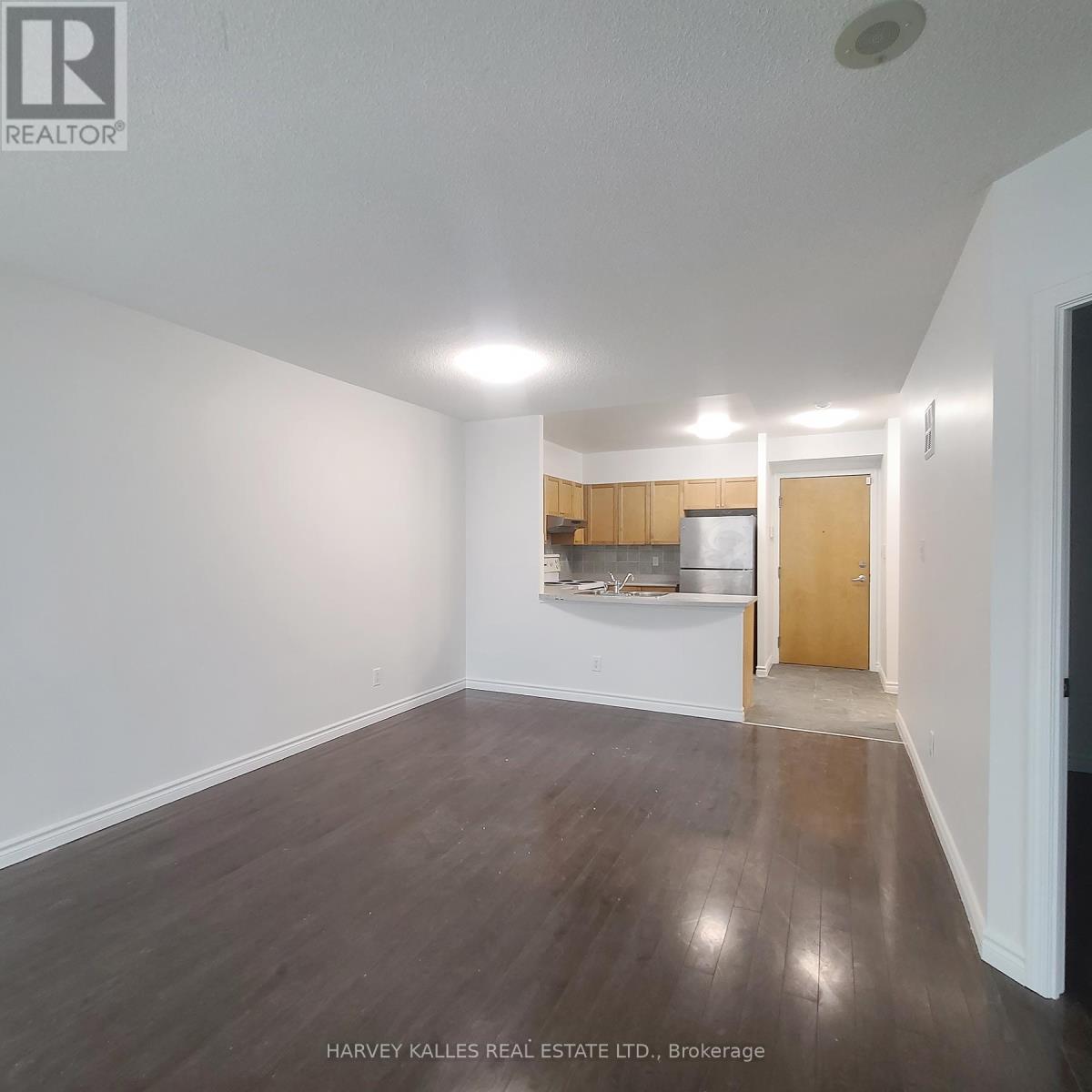 206 - 600 QUEENS QUAY