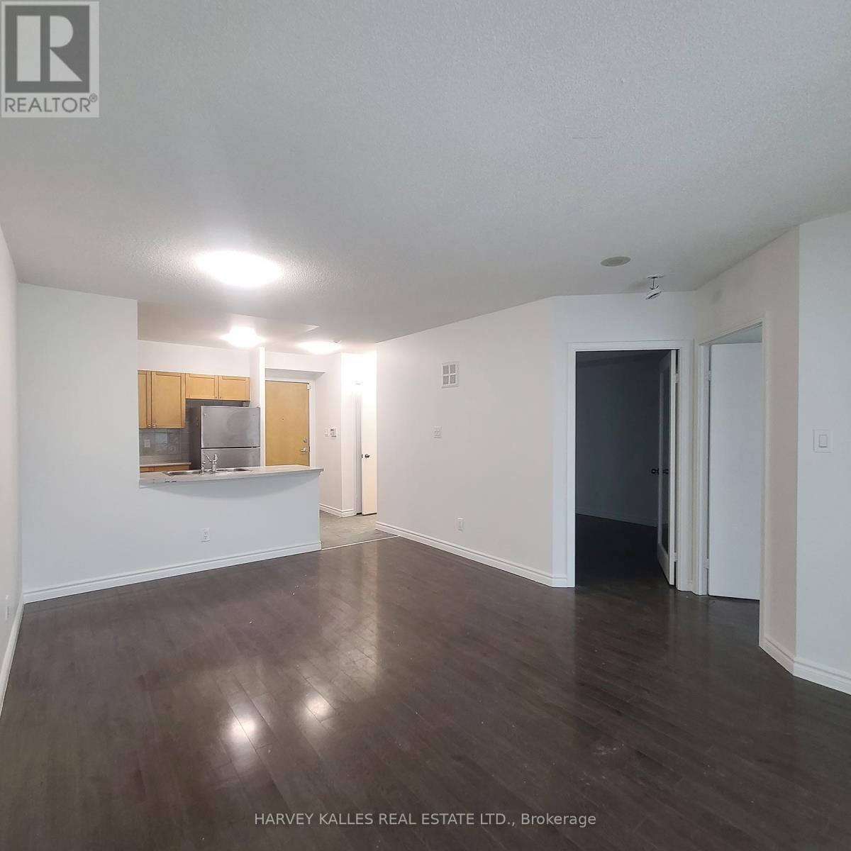 206 - 600 QUEENS QUAY
