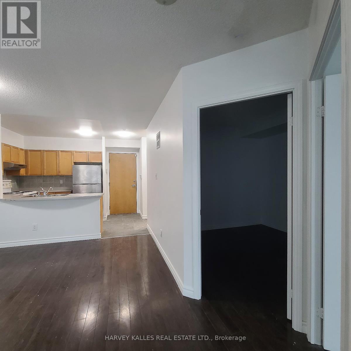 206 - 600 QUEENS QUAY