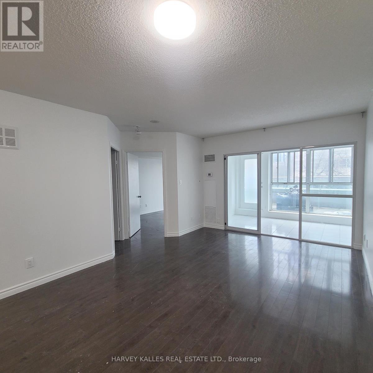 206 - 600 QUEENS QUAY