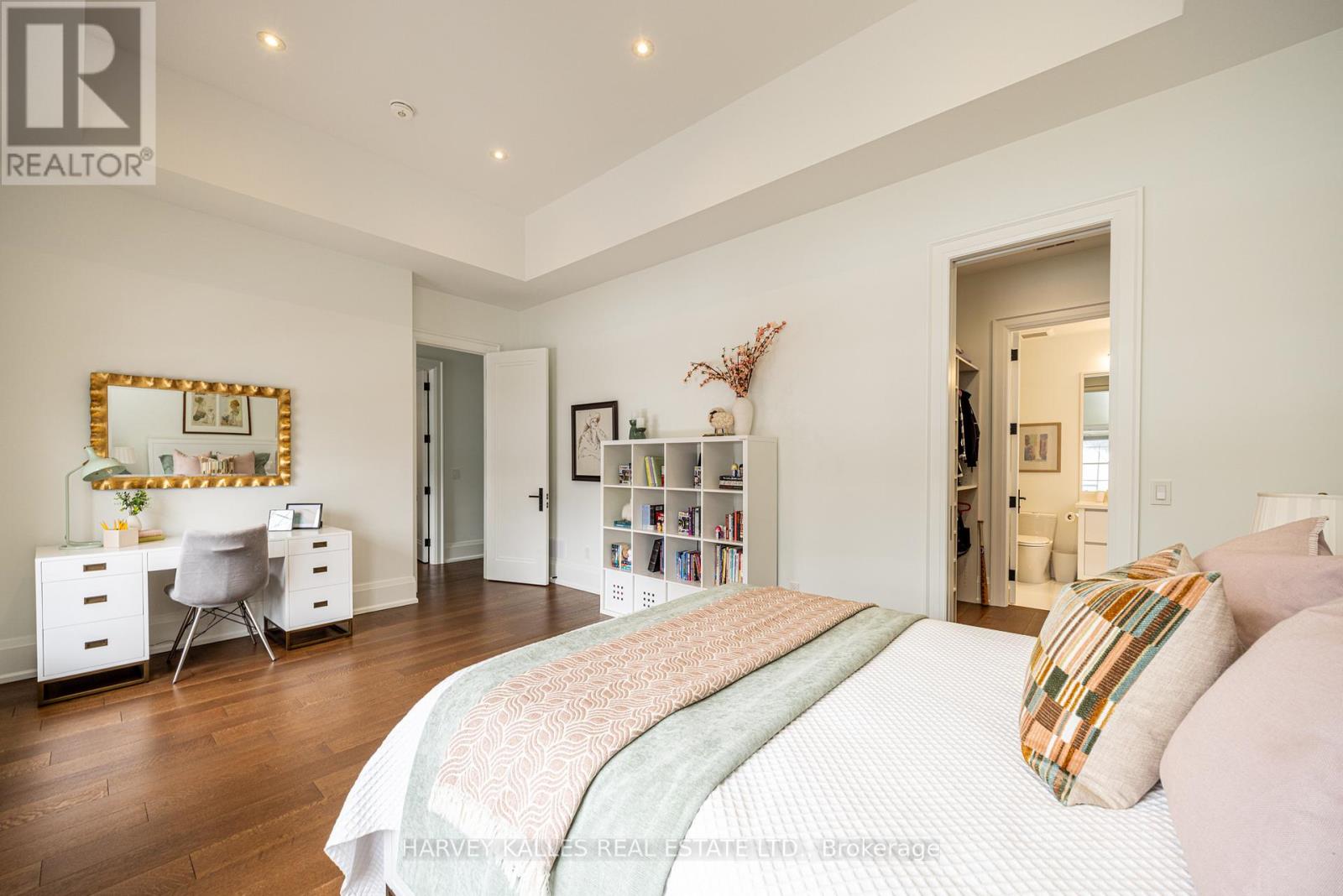 264 CORTLEIGH BOULEVARD