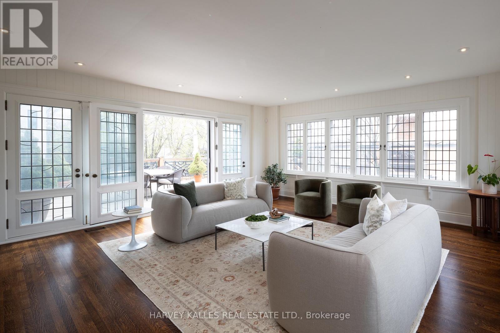 90 OLD FOREST HILL ROAD