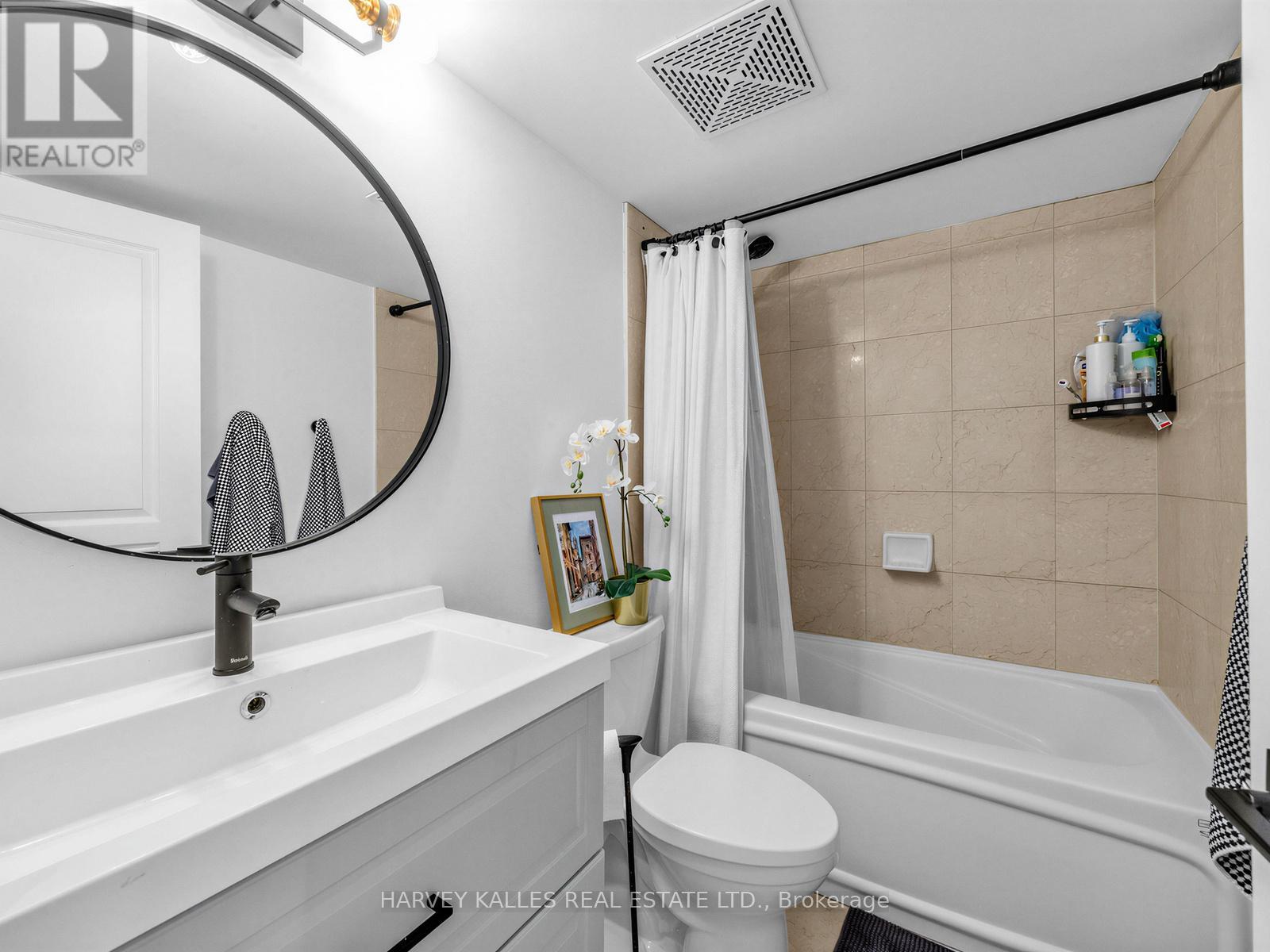 422 - 10 DELISLE AVENUE