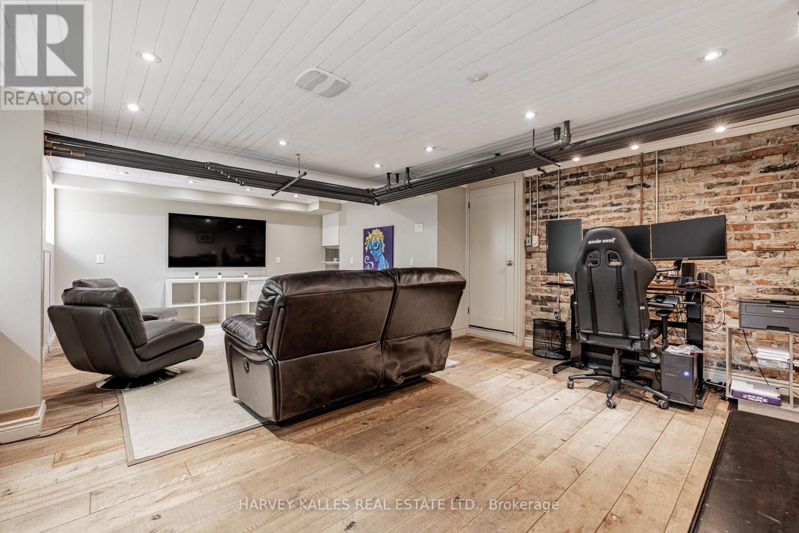 42 BROOKFIELD ROAD