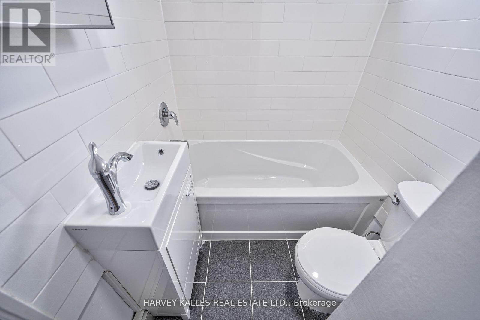 UNIT 3 - 1046 BATHURST STREET