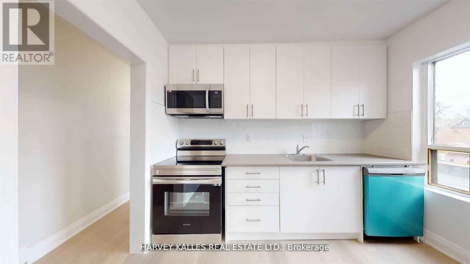7 - 98 NORTHCLIFFE BOULEVARD
