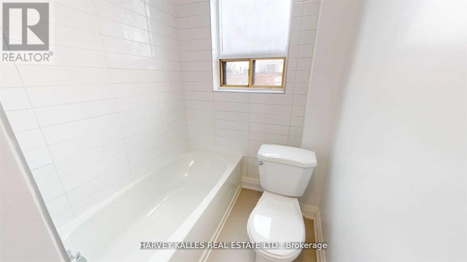 7 - 98 NORTHCLIFFE BOULEVARD