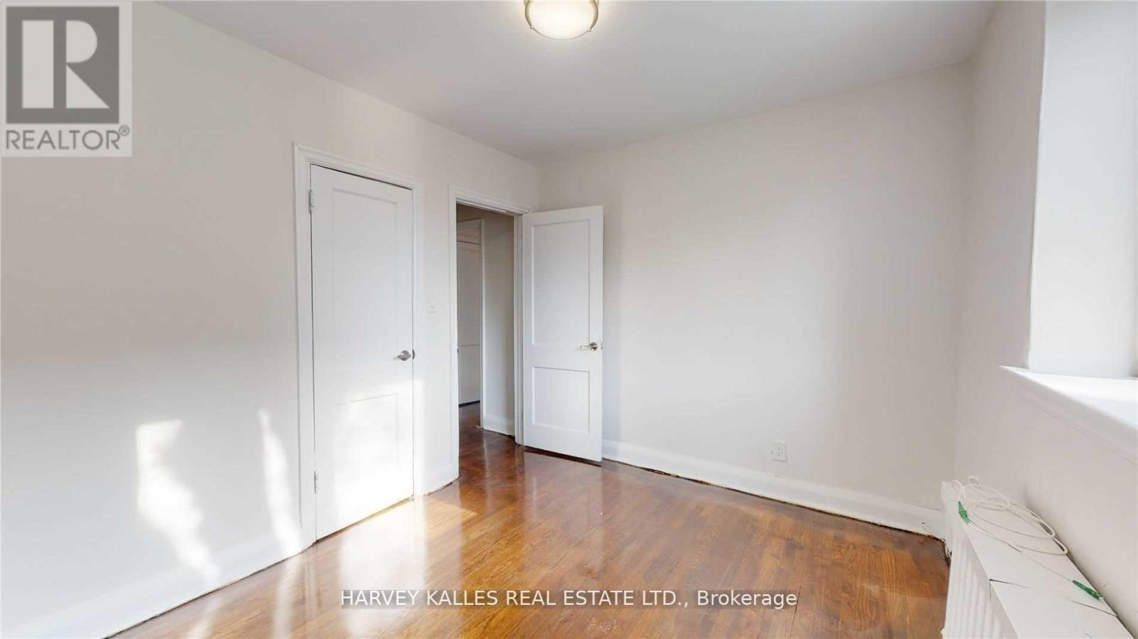 3 - 320 LONSDALE ROAD