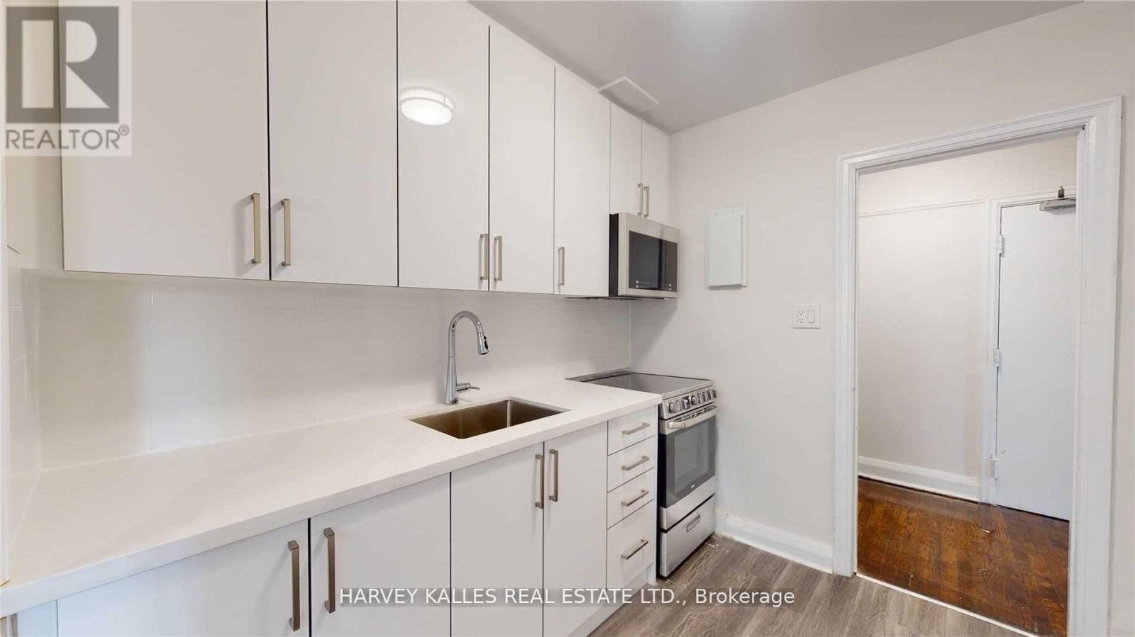 3 - 320 LONSDALE ROAD