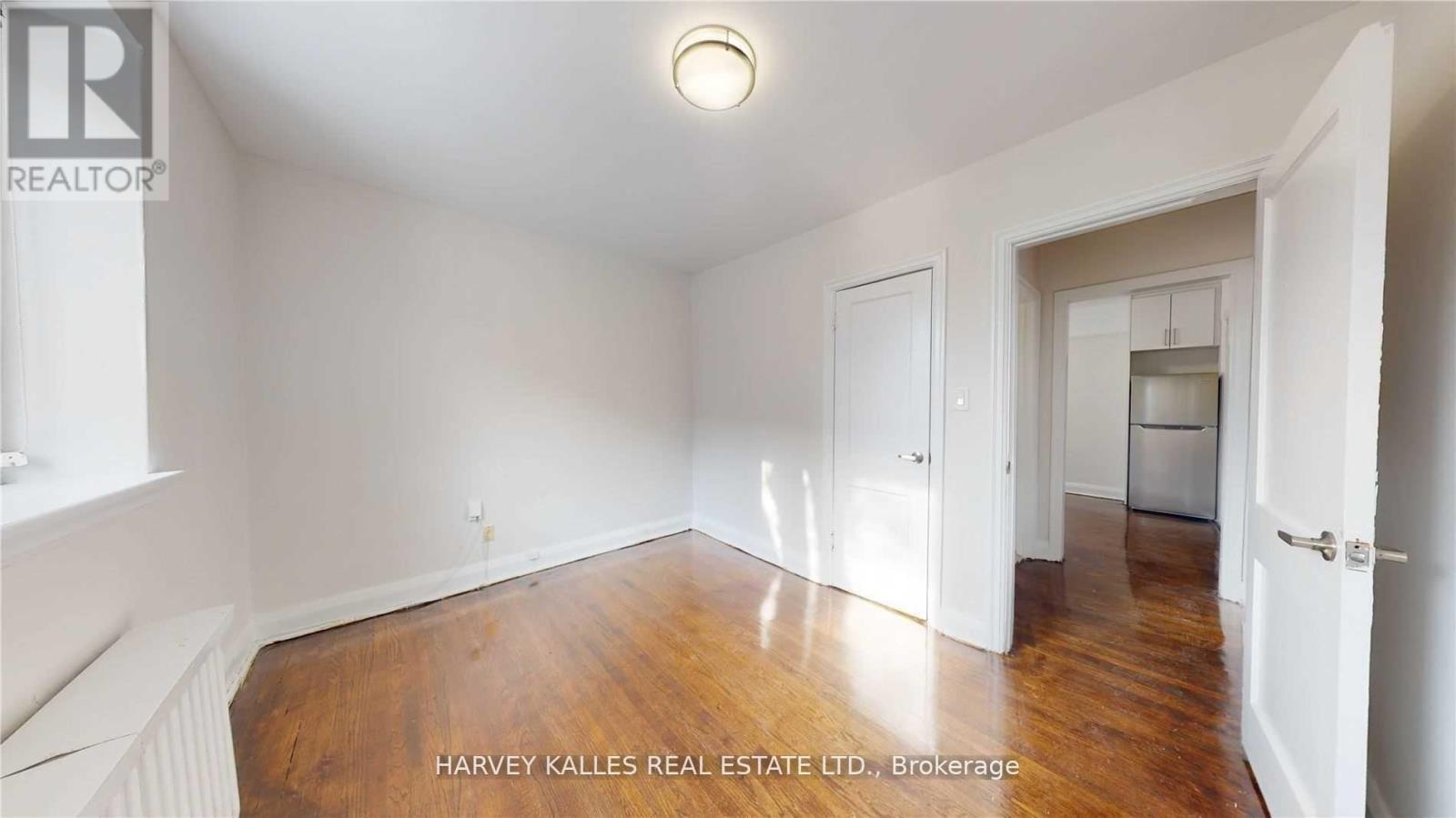 3 - 320 LONSDALE ROAD