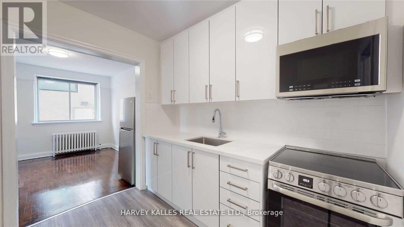 3 - 320 LONSDALE ROAD