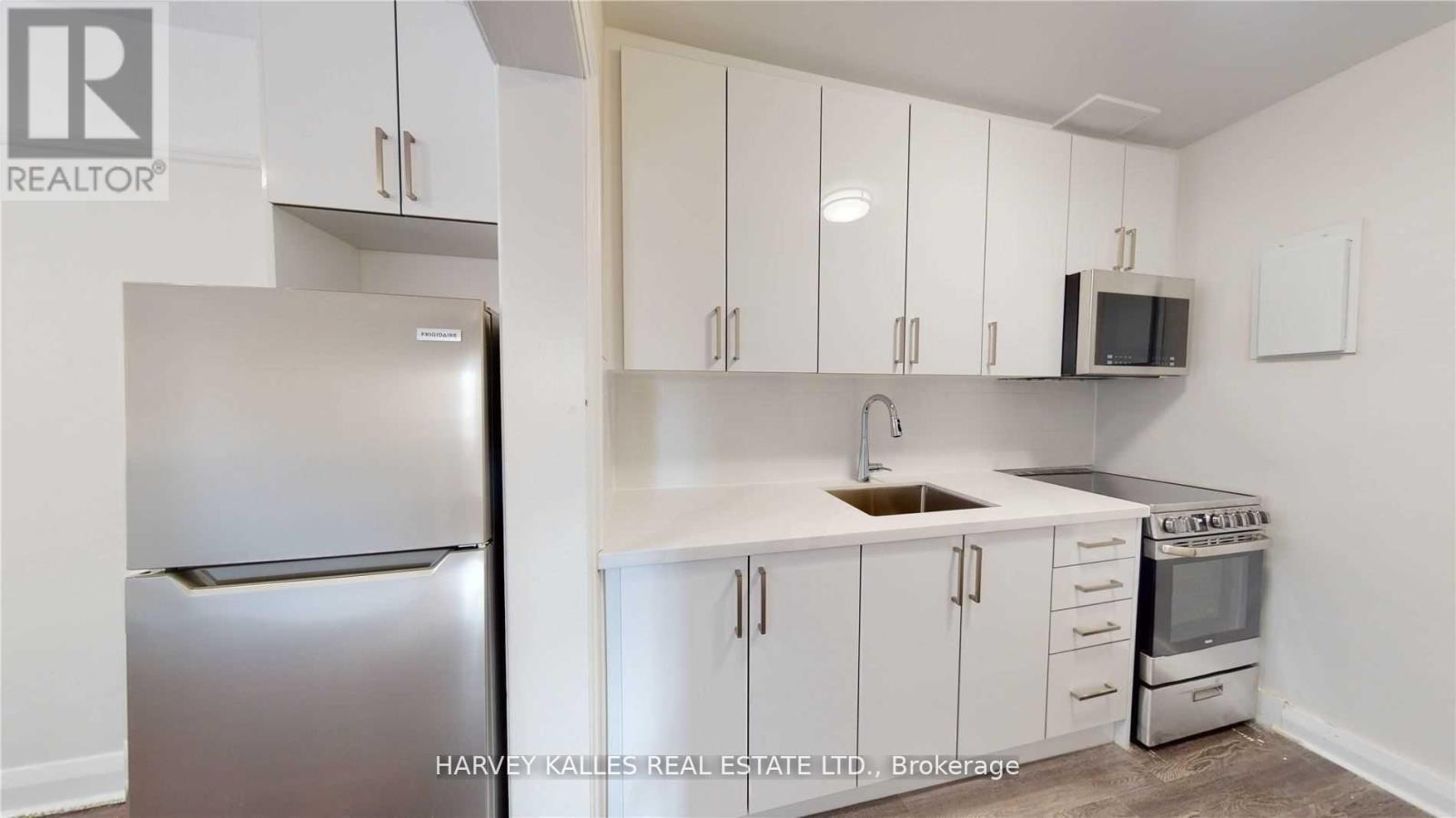 3 - 320 LONSDALE ROAD