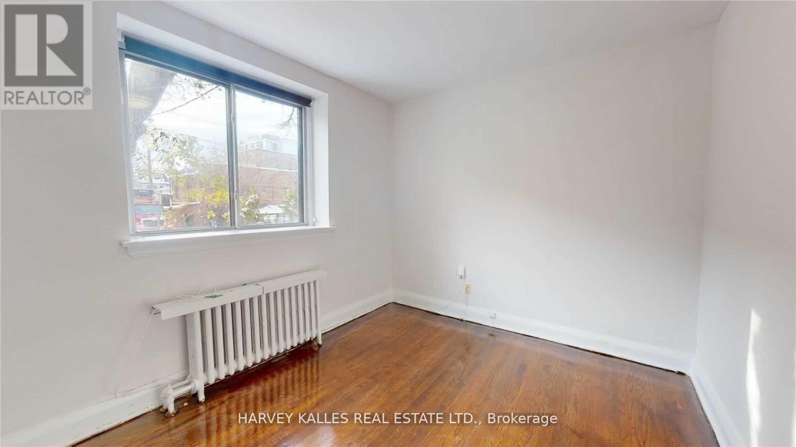 3 - 320 LONSDALE ROAD