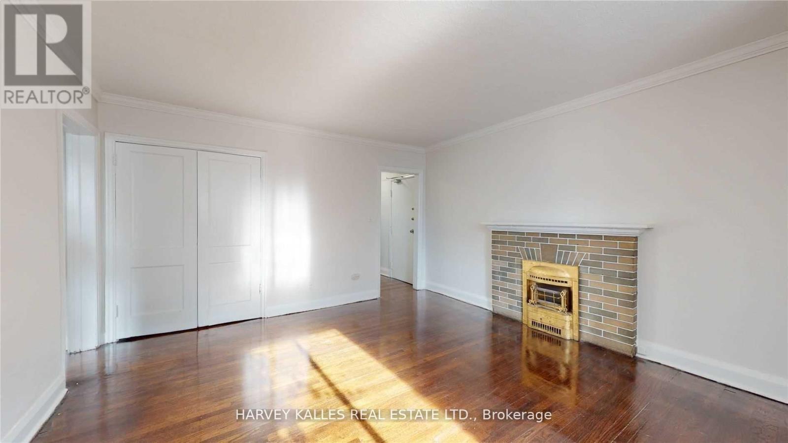 3 - 320 LONSDALE ROAD