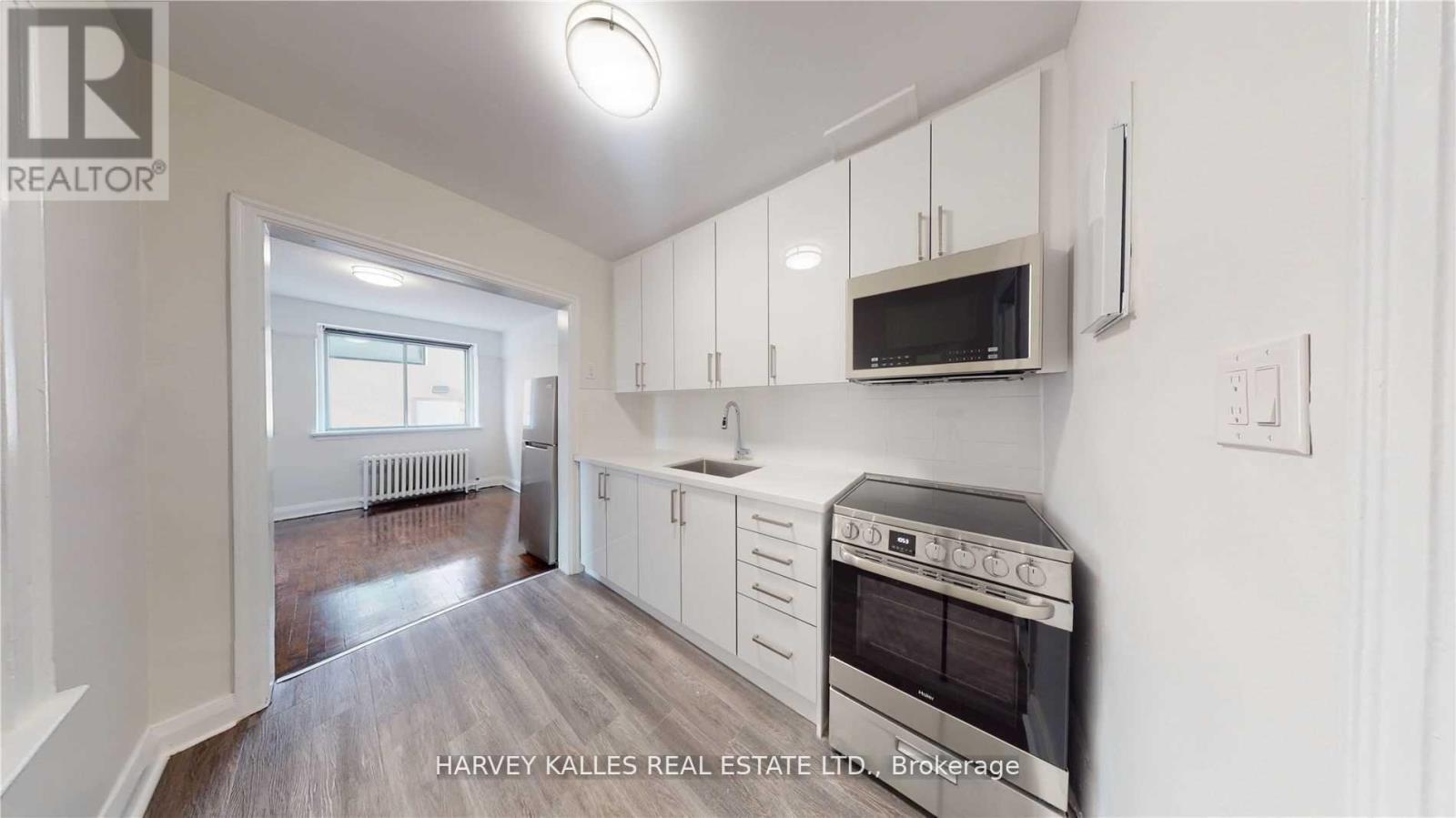 3 - 320 LONSDALE ROAD