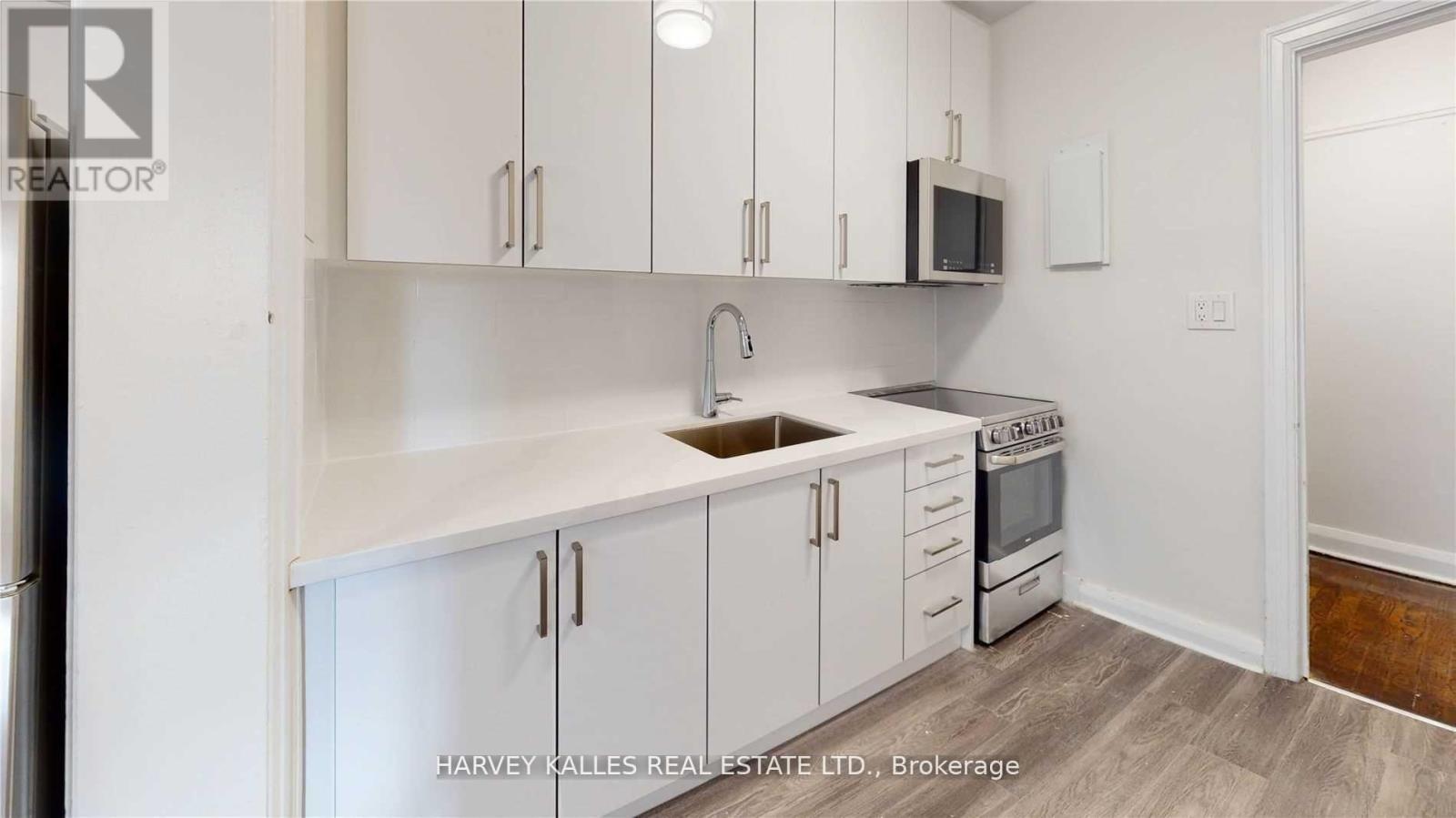 3 - 320 LONSDALE ROAD