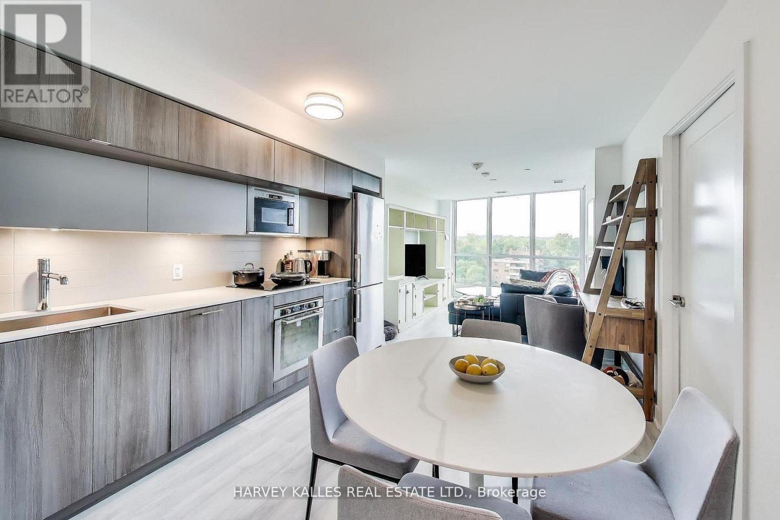 515 - 585 BLOOR STREET E