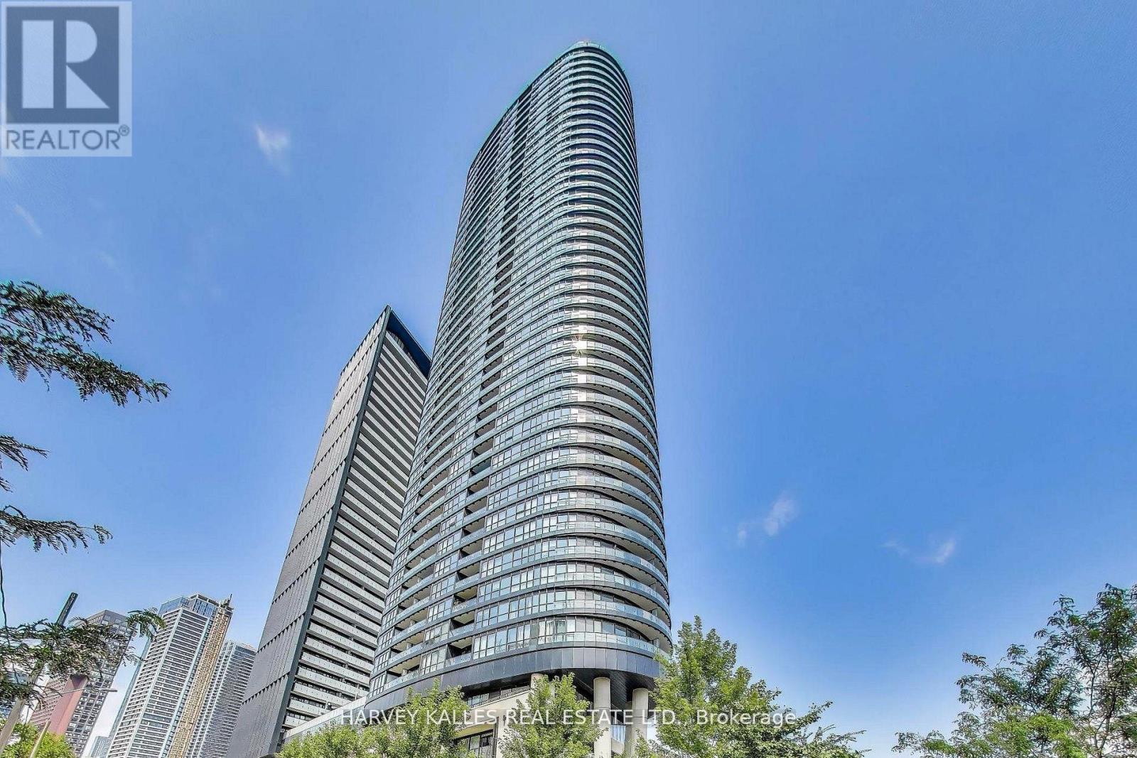 515 - 585 BLOOR STREET E